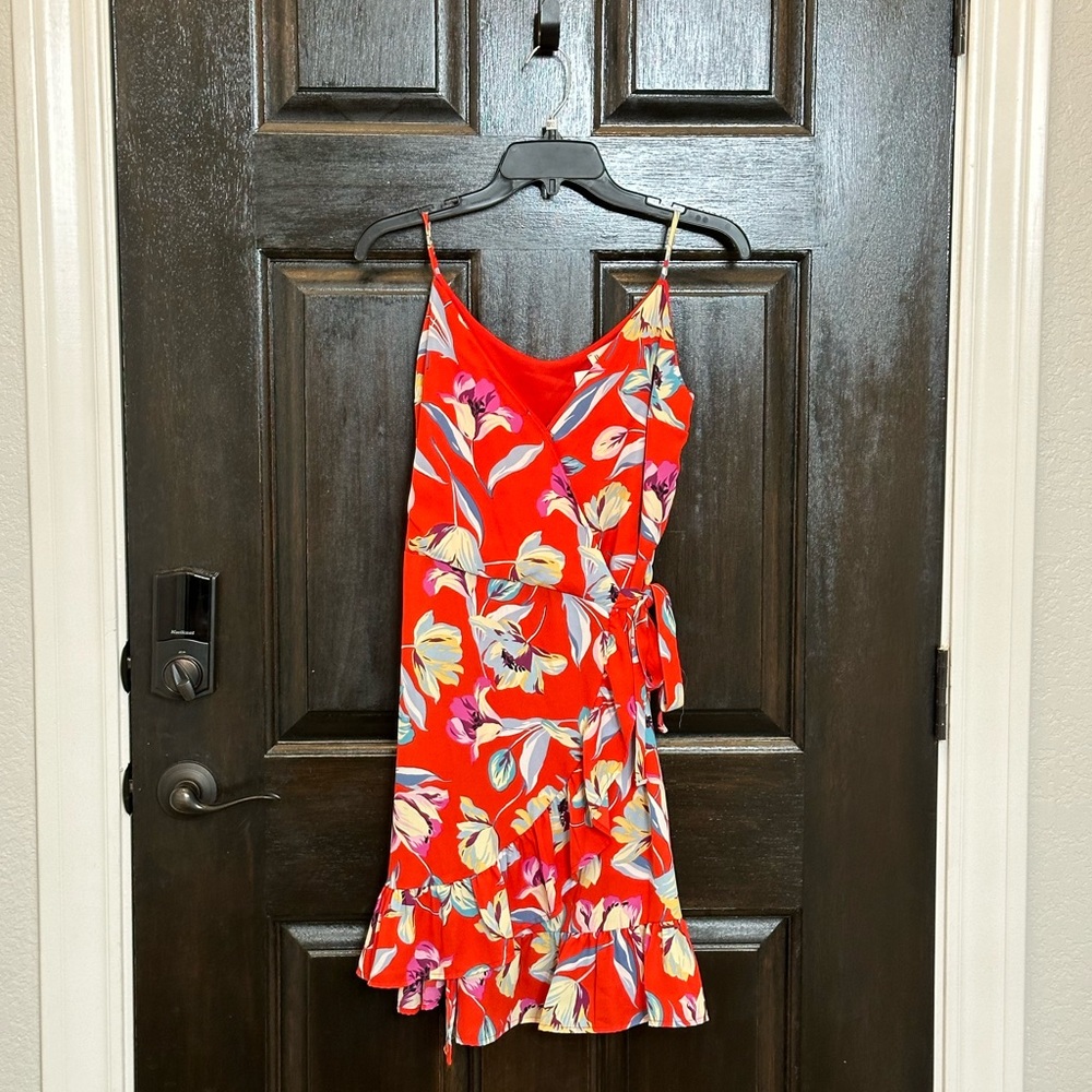 NWT Peach Love Floral Spaghetti Strap Wrap Dress Small